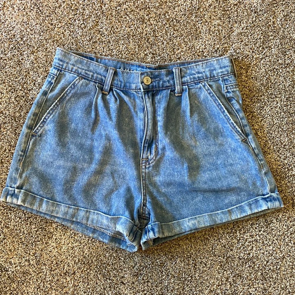 American Eagle Mom Short